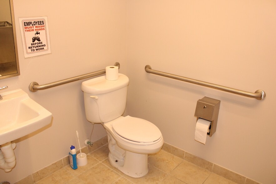 More Photos Of 12960 Commerce Lakes Dr, Fort Myers Warehouse For Sale