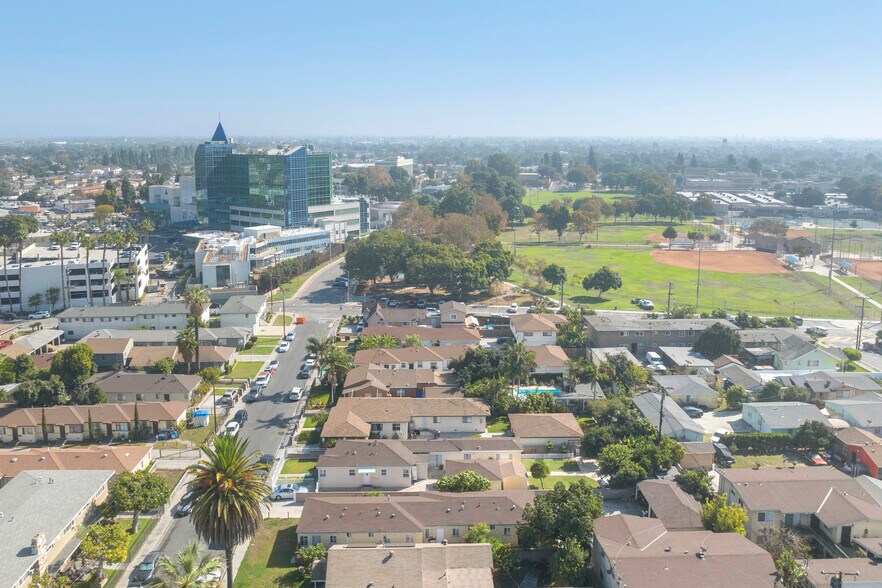 More Photos Of 3580 Beechwood Ave, Lynwood Apartments For Sale
