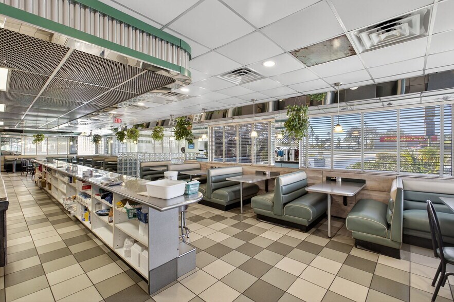 More Photos Of 4040 US Highway 27 S, Sebring Restaurant For Lease