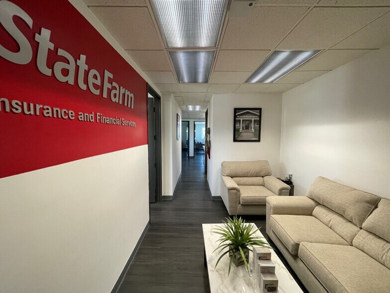 More Photos Of 20631 Ventura Blvd, Woodland Hills Office For Lease