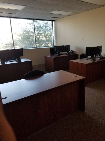 More Photos Of 1705 W Northwest Hwy, Grapevine Unknown For Lease