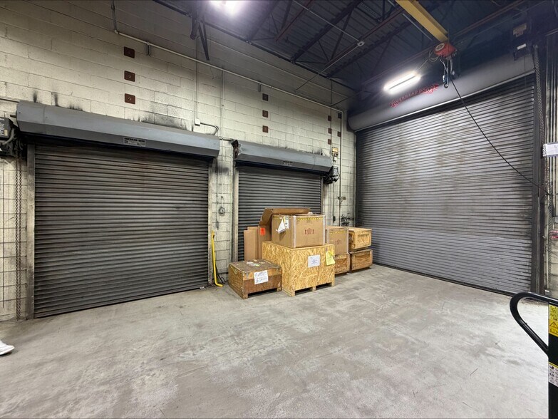More Photos Of 160 Bethpage Sweet Hollow Rd, Old Bethpage Warehouse For Sale