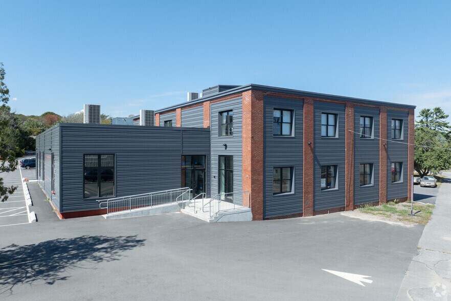 More Photos Of 160 Presumpscot St, Portland Light Distribution For Lease