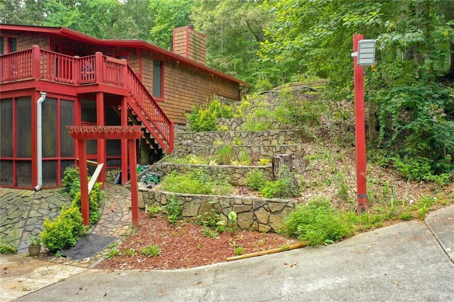 More Photos Of 1345 Ronald Reagan Blvd, Cumming Showroom For Sale