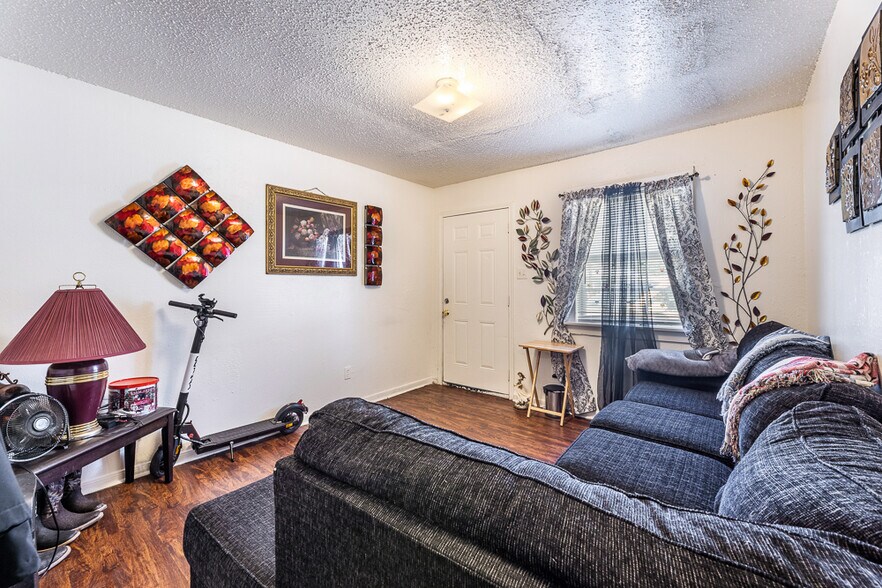 More Photos Of 2912 N Beaton St, Corsicana Apartments For Sale