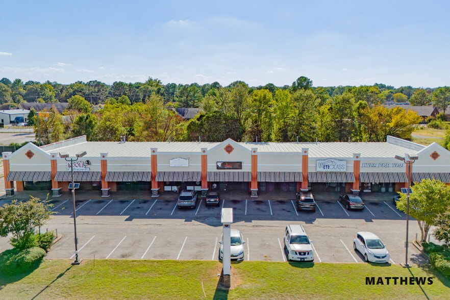 Primary Photo Of 4279-4293 American Way, Memphis Freestanding For Sale