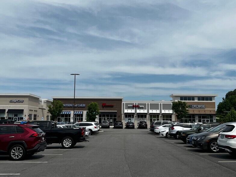 More Photos Of 5836 Harbour View Blvd, Suffolk Unknown For Lease