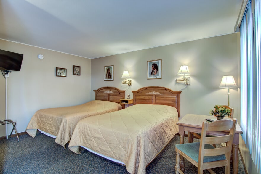 More Photos Of 10765 Hwy Q, Chippewa Falls Hotel For Sale