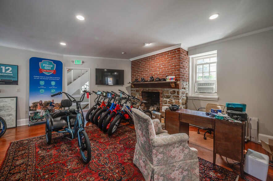 More Photos Of 1901 Monkton Rd, Monkton Storefront Retail Office For Sale