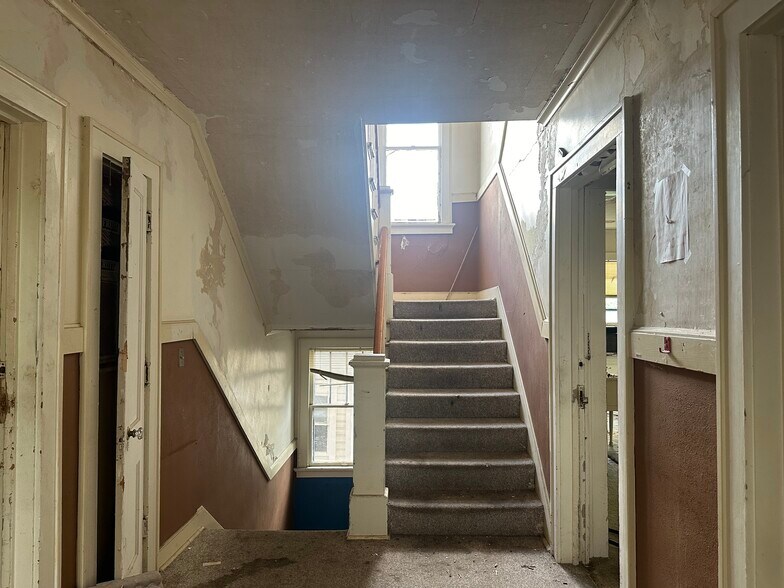 More Photos Of 320 S Morton Ave, Okmulgee Apartments For Sale