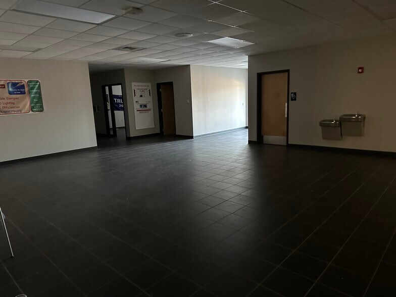 More Photos Of 2976 S 614 Rd, Quapaw Manufacturing For Sale