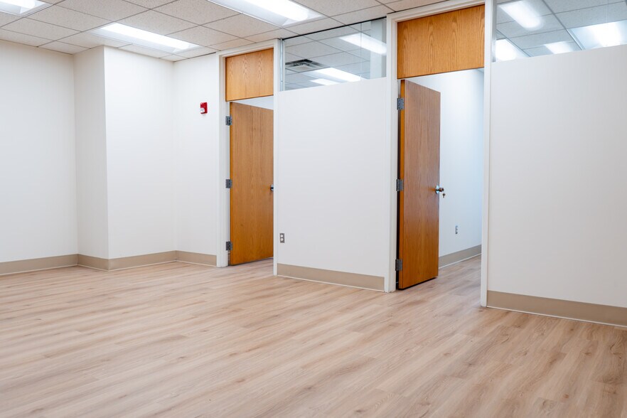 More Photos Of 3550 W Market St, Akron Office For Lease