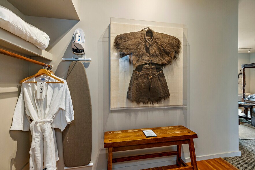 More Photos Of 240 E California St, Jacksonville Hotel For Sale