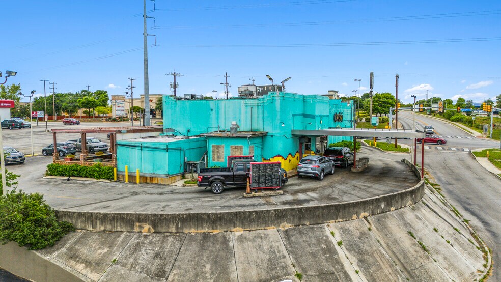 More Photos Of 7870 Callaghan Rd, San Antonio Restaurant For Sale