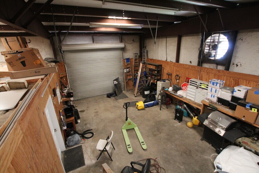 More Photos Of 6721 Old Rock Rd, Theodore General Retail For Lease