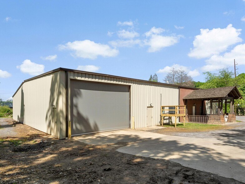 More Photos Of 93 Thompson St, Asheville Manufacturing For Lease