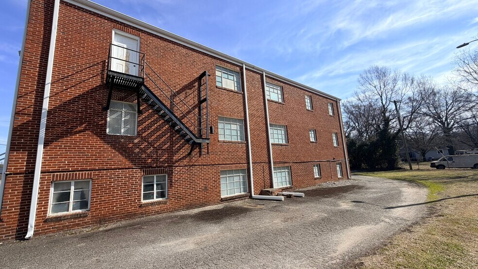 More Photos Of 1135 Bessemer City Rd, Gastonia Specialty For Sale