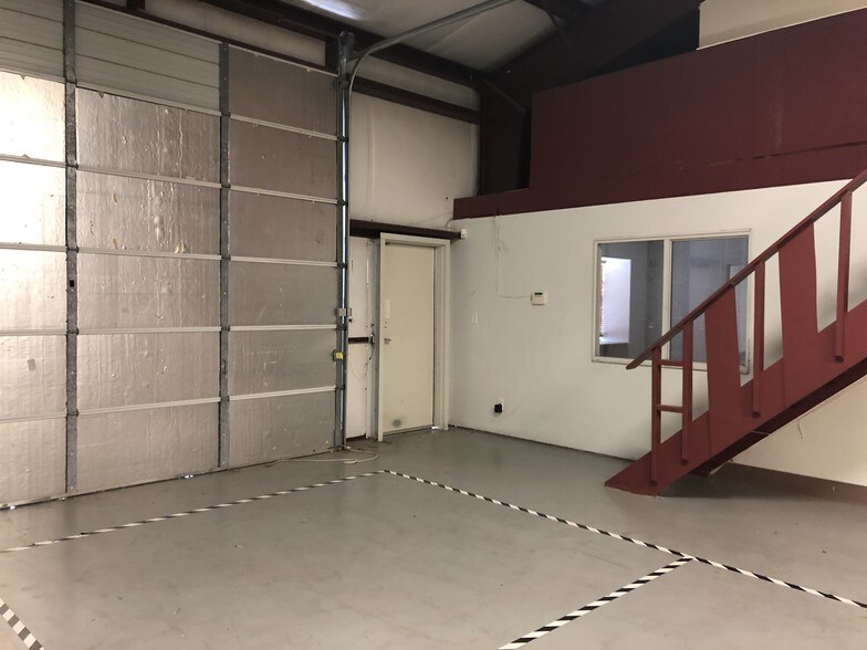 More Photos Of 14121 W Highway 290, Austin Warehouse For Sale