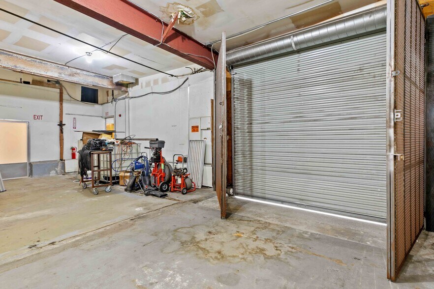 More Photos Of 6835 Tujunga Ave, North Hollywood Warehouse For Lease