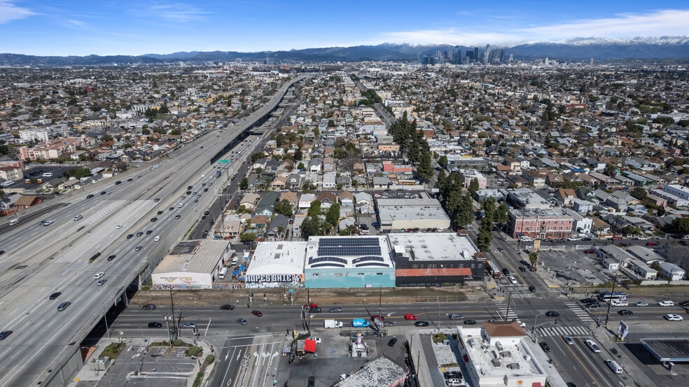 More Photos Of 314 W 58th St, Los Angeles Warehouse For Lease