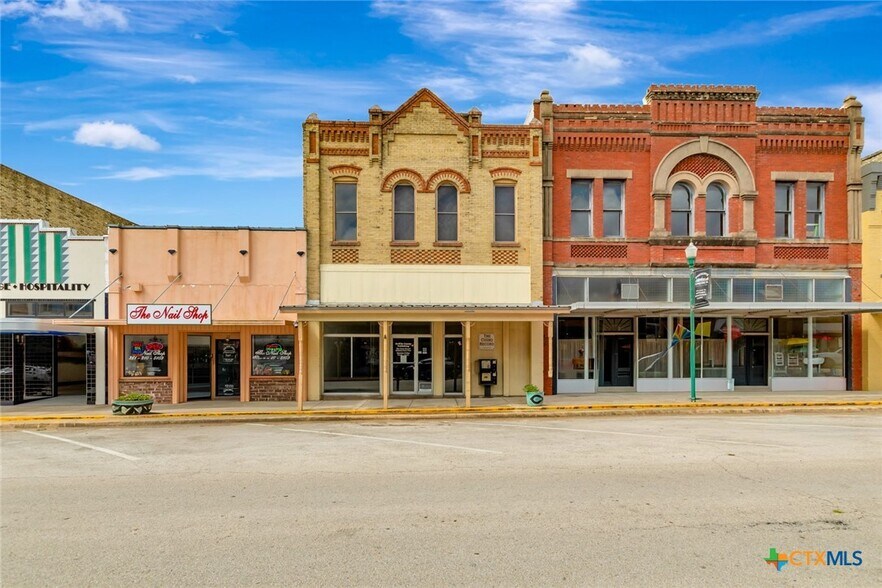 More Photos Of 119 E Main St, Cuero General Retail For Sale