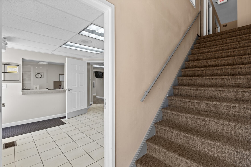 More Photos Of 10131-10137 West Florissant Ave, Saint Louis Office For Sale