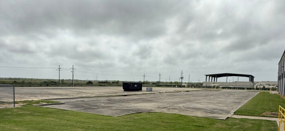 More Photos Of 950 S Business Park, Port Arthur Distribution For Lease