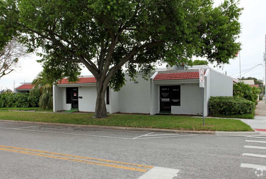 More Photos Of 200 E Commercial St, Sanford Office For Lease