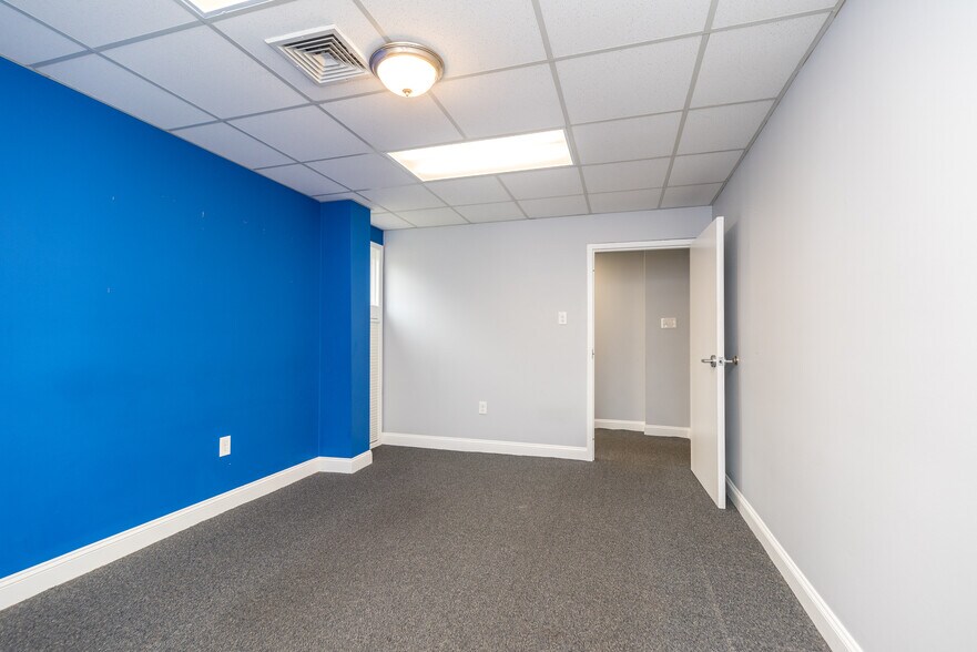 More Photos Of 4-8 Meadowbrook Ln, Chalfont Medical For Lease