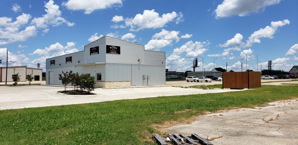 More Photos Of 400 Cheyenne Dr, Killeen Showroom For Lease