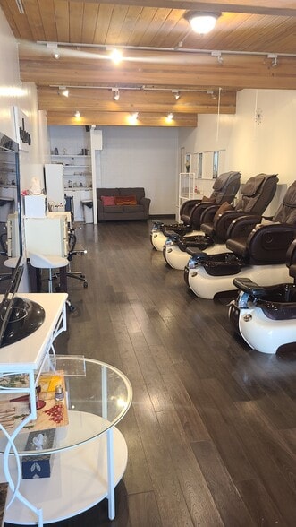 More Photos Of 370 W Sierra Madre Blvd, Sierra Madre Storefront For Lease