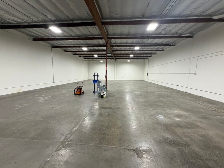 More Photos Of 17101-17121 Central Ave, Carson Warehouse For Lease