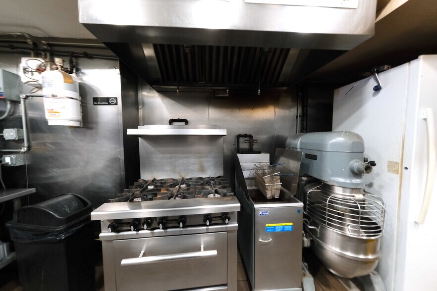 More Photos Of 536 E 14th St, New York Apartments For Lease