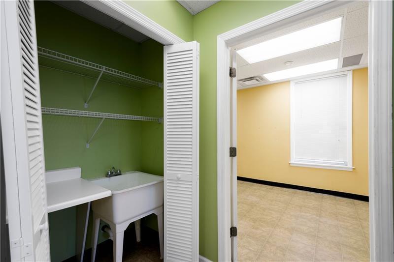 More Photos Of 626 5th Ave, Coraopolis Office Residential For Sale