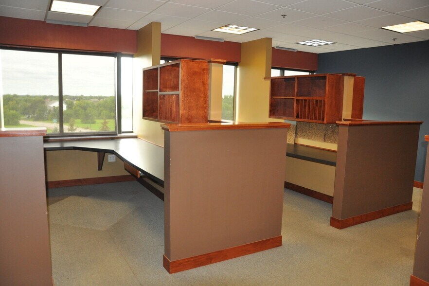 More Photos Of 4134 Deegan Ct, Monticello Office For Lease