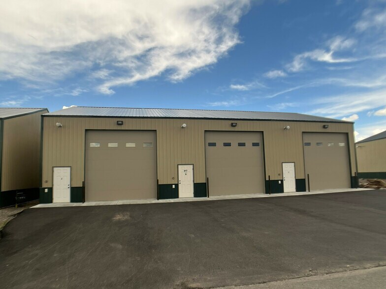 More Photos Of 832 W. Toy Storage Street #B, Billings Service For Lease