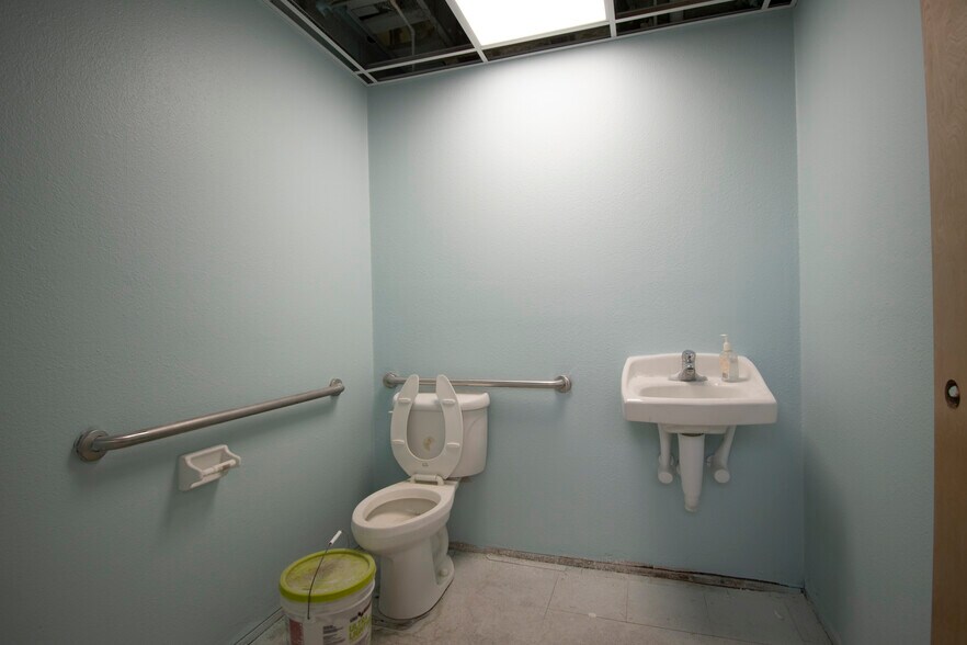 More Photos Of 4535 Tamiami Trl, Port Charlotte Office For Lease