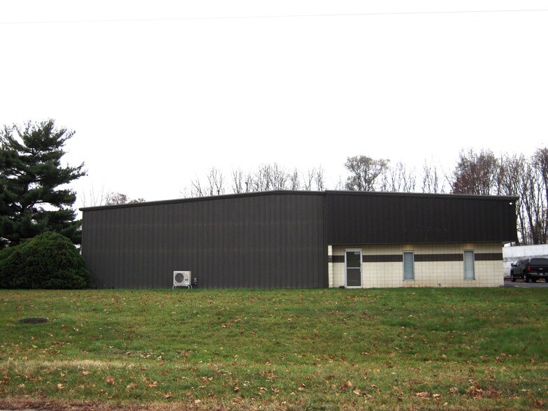 More Photos Of 3505 Cooper Dr, Elkhart Warehouse For Sale