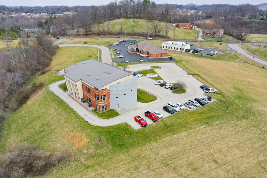 More Photos Of 200 City Hill Dr, London Medical For Sale
