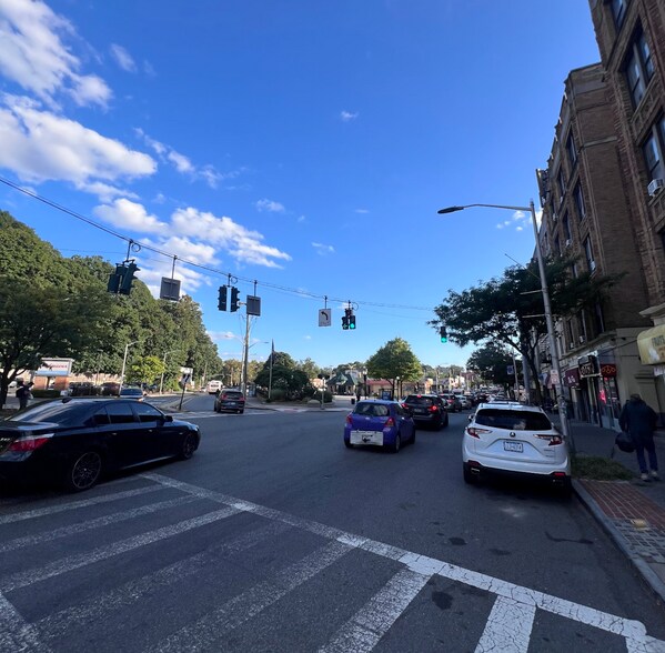 Primary Photo Of 381 S Broadway, Yonkers Apartments For Lease
