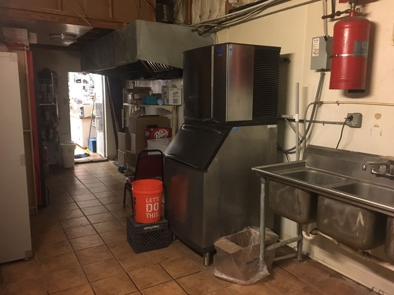 More Photos Of 742 Hwy 146, Dayton Convenience Store For Sale