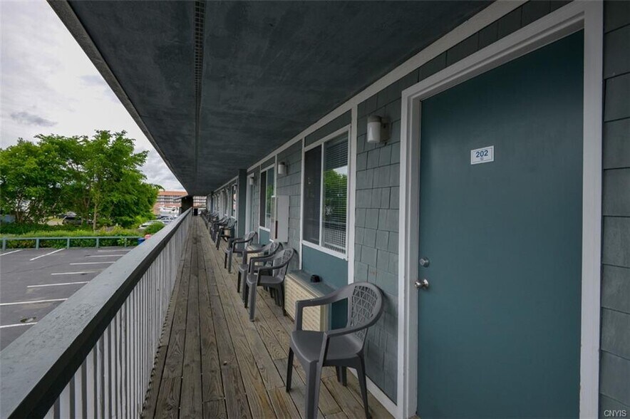 More Photos Of 6 Market St, Alexandria Bay Hotel For Sale