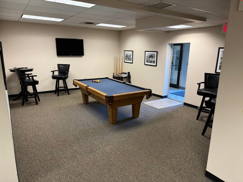 More Photos Of 7420 Worthington Galena Rd, Columbus Office For Sale