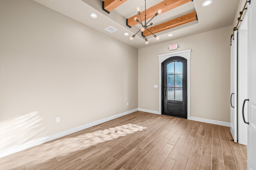 More Photos Of 206 Slide Rd, Lubbock Office For Lease