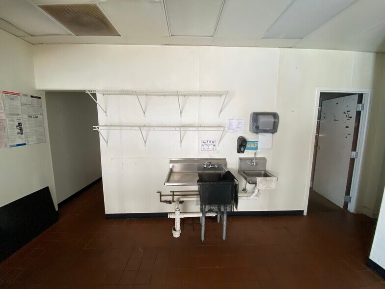 More Photos Of 150 Athens Hwy, Loganville Storefront For Lease