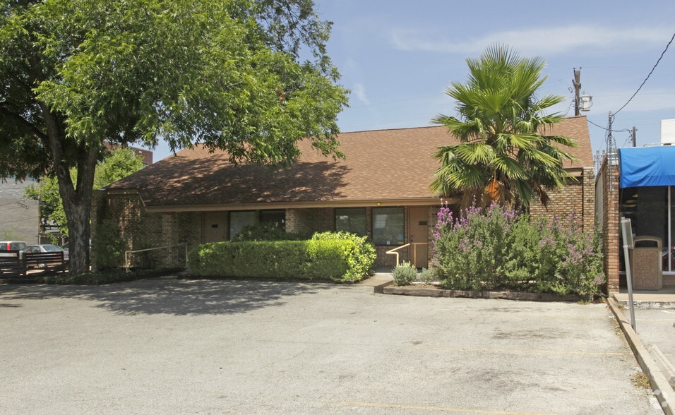 More Photos Of 4010 N Lamar Blvd, Austin Storefront Retail Office For Lease