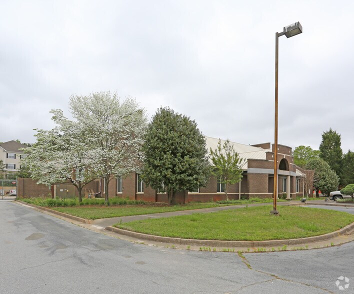 Primary Photo Of 2920 N Decatur Rd, Decatur Distribution For Sale
