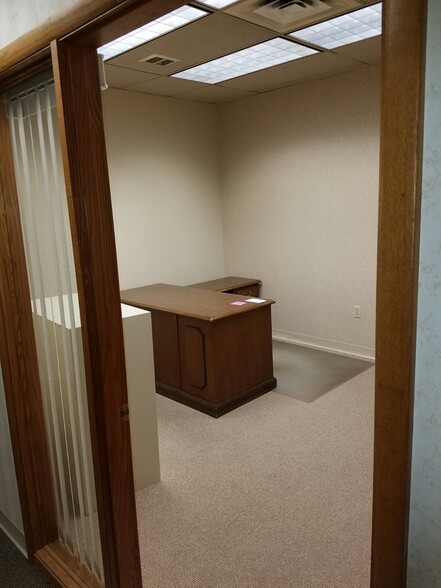 More Photos Of 201 3rd St, Parkersburg Office For Sale