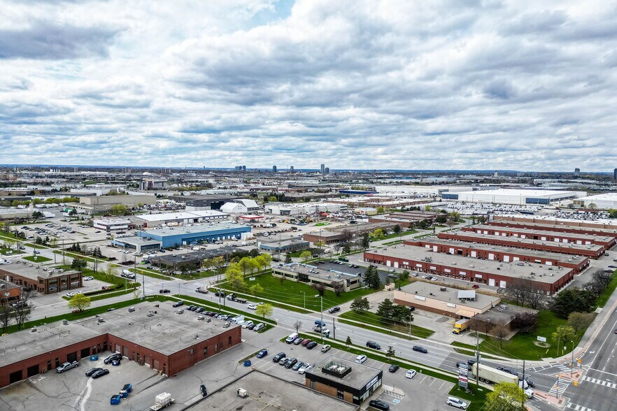 More Photos Of 220 Advance Blvd, Brampton Office For Sale
