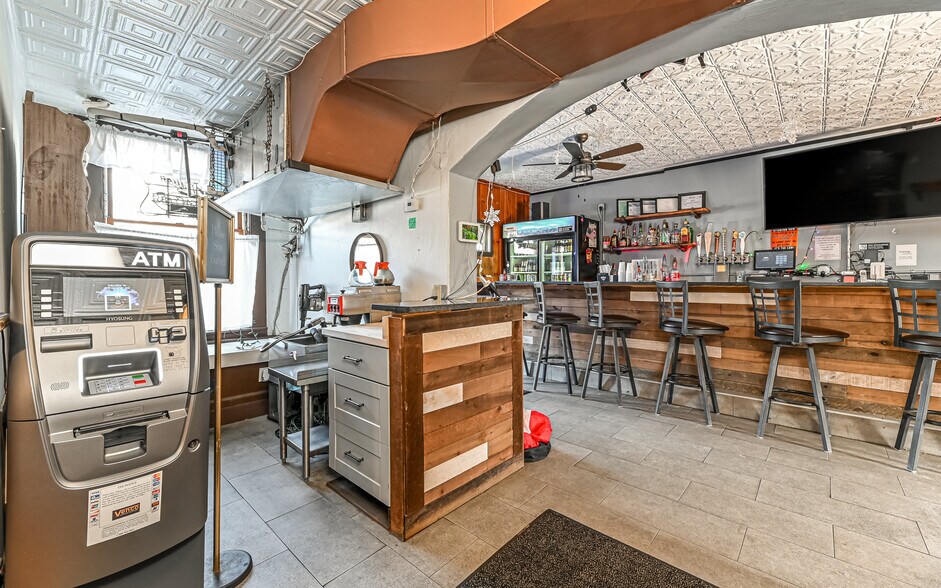 More Photos Of 125 Main St, Hickory Restaurant For Sale